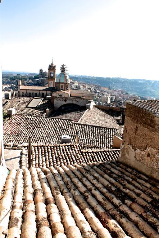Carruggiu Casavacanze Caltagirone Cameră foto